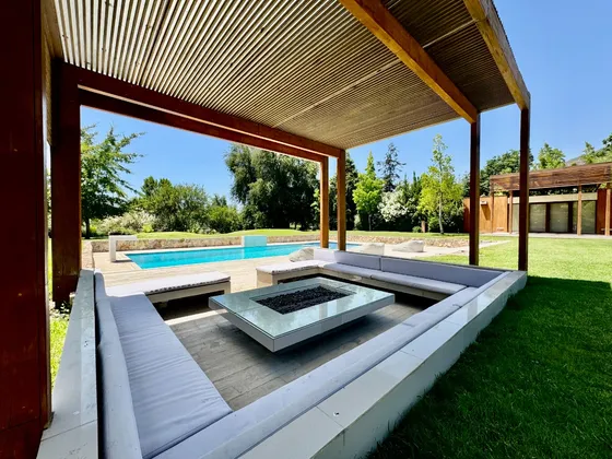 Quincho En Espectacular Terreno En Venta Orilla De Cancha