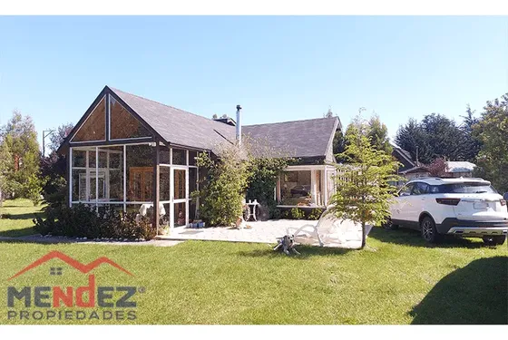 Se Vende Hermosa Casa Con Parcela A Pocos Metros De La Playa