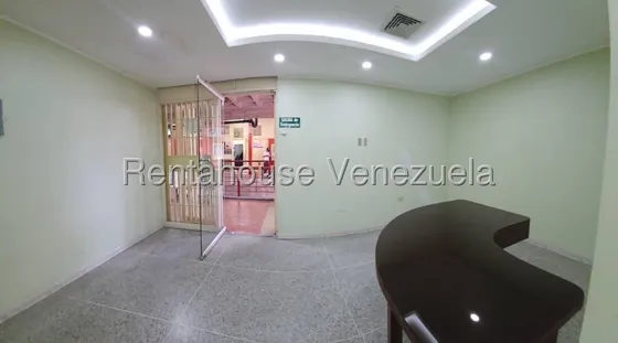 Local Comercial Y Oficina En El Centro Comercial El Valle