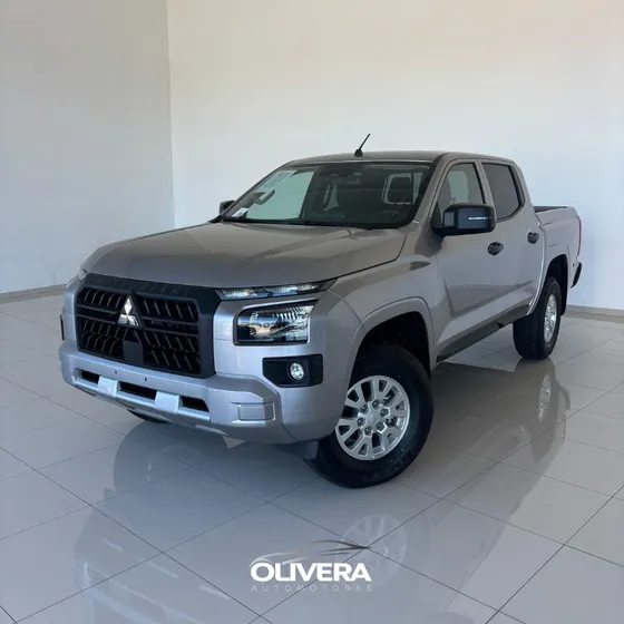 Mitsubishi L200 Nafta 4x2