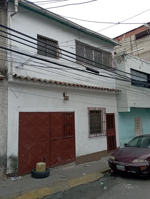 Jc - Vendo Casa 2 Plantas. Sector Los Cerritos. Cotiza