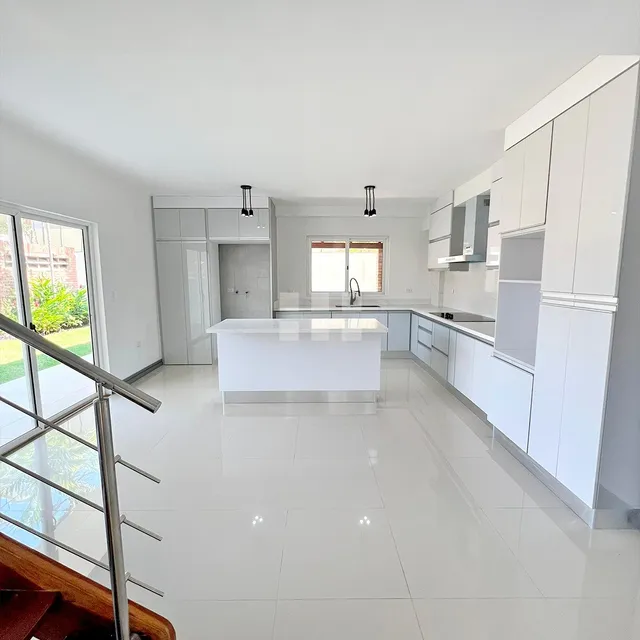 Conjunto Res Costa Azul, Amplio Town House En Venta