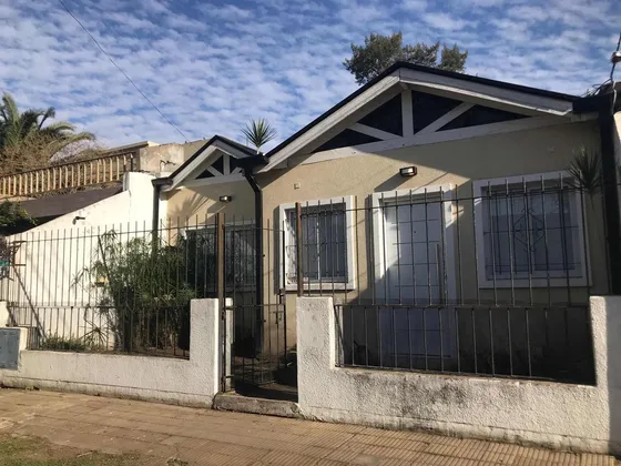 Casa En Venta - 2 Dormitorios 1 Baño - 97mts2 - Ituzaingó