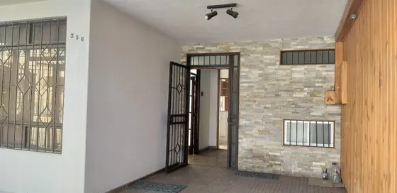 Casa Grande Y Cómoda Con Muy Buena Ubicación.