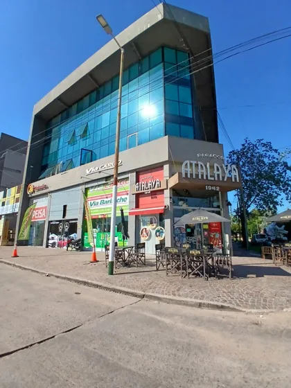 Venta Oficina Comercial · 32m² · 1 Ambiente · 1 Cochera