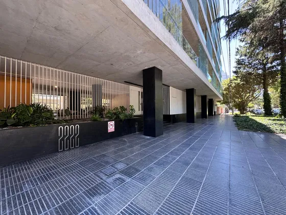 Dueño Cochera Fija Cubierta Con Baulera Olivos Vicente López