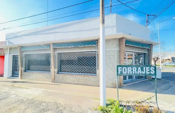 Venta De Local Y Depto. En Jauregui. Lujan