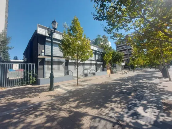 Arriendo Local Comercial En Escuela Militar Las Condes