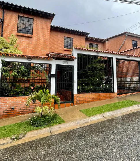 Estupenda Casa En Venta Ubicada En La Urbanización Monterrey