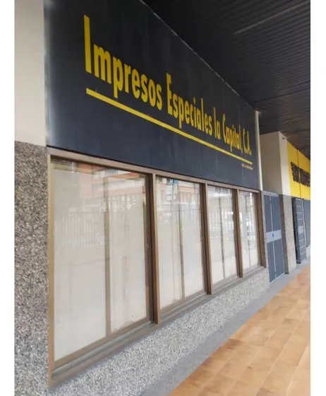 Alquilo Local 400 M2 3b/4p Los Cortijos De Lourdes