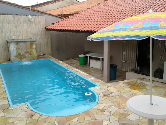 Casa Para Temporada Em Itanhaém Com Piscina, 200 Metros Da Praia, Wifi 
