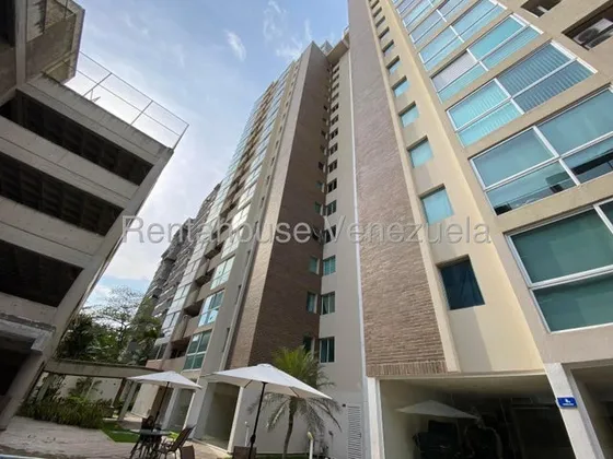 Jip 25-23130. Rent-a-house Alquila Lujoso Apartamento De 3 Hab, 3 Salas De Baños, Piscina Y Mucho Mas. En Urb Base Atagua, Maracay