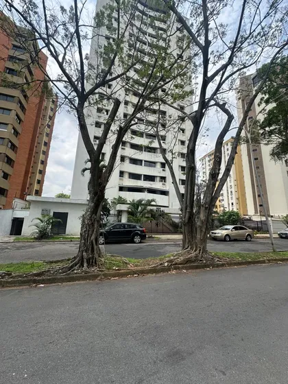 Apartamento Amoblado En Valles De Camoruco Alquila Dayanna Vasquez Solo Clientes 