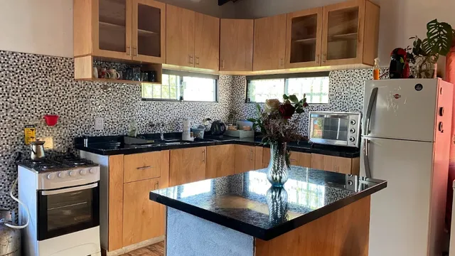Oportunidad Única: Casa De 3 Dormitorios En Media Hectárea, Lista Para Invertir