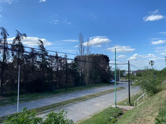 Lote + Quincho A Terminar A 100 Mts Del Rio - Ramallo