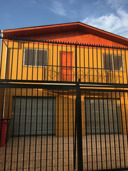 Casa Con Local Comercial