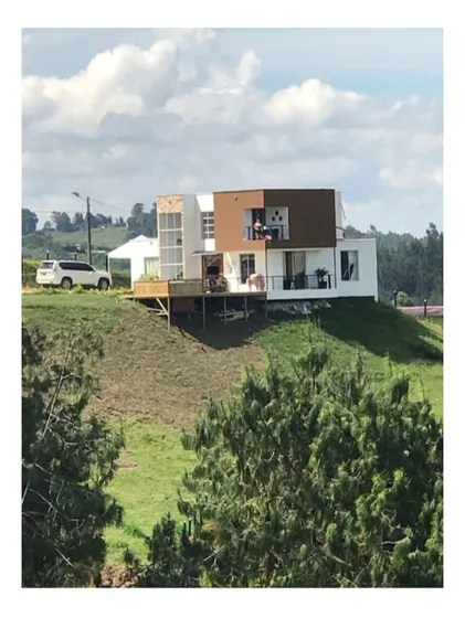 Linda Casa Finca En Marinilla, A 300 Metros De La Autopista