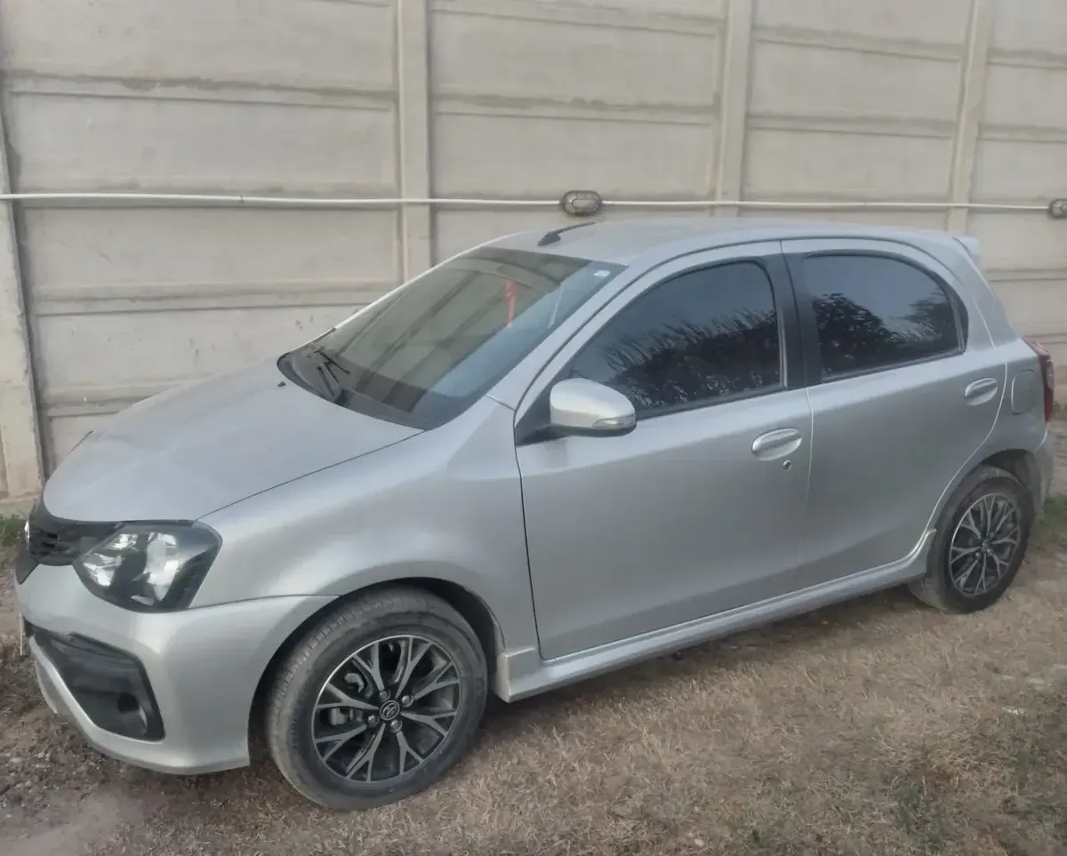 Etios 5 Doors - Automatic