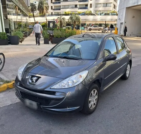Peugeot 207 1.4 Sedan Active 75cv