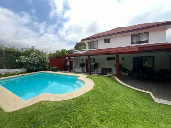 Casa 5d 4b Con Piscina En Lomas De Lo Aguirre