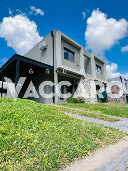 Casa En Venta, 3 Ambientes, Maria Eugenia R&v 