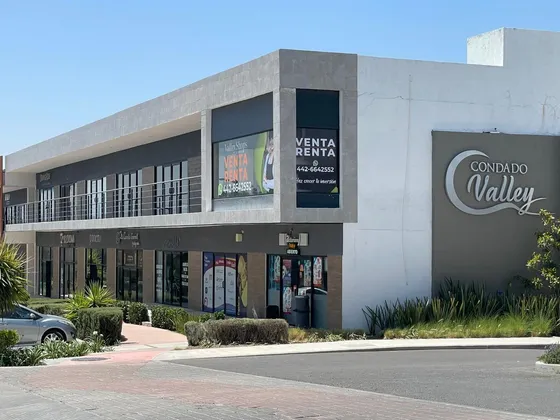Local En Renta En Querétaro, El Condado Corregidora, En Plaza Comercial