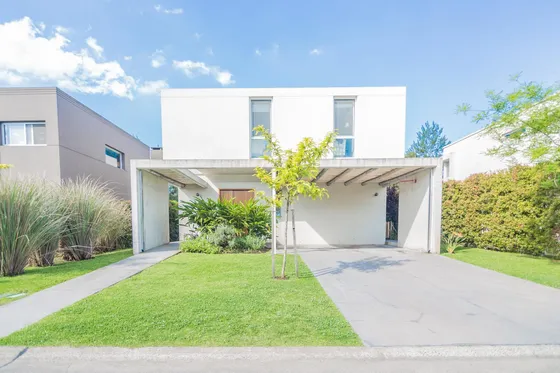 Casa En Venta En Tipas 4 Dormitorios