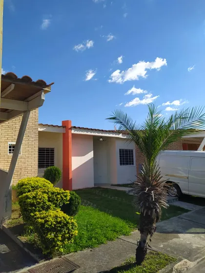 Mariangelica Vende Casa Villas Del Campo, San Diego 