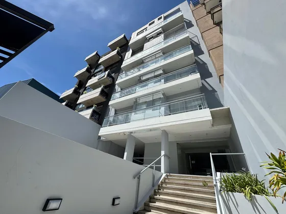 Maravilloso Departamento En Duplex Con Cochera, Terraza Y Piscina Propia.