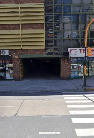 Cochera En Venta! Seguridad 24/7 Sobre Avenida 