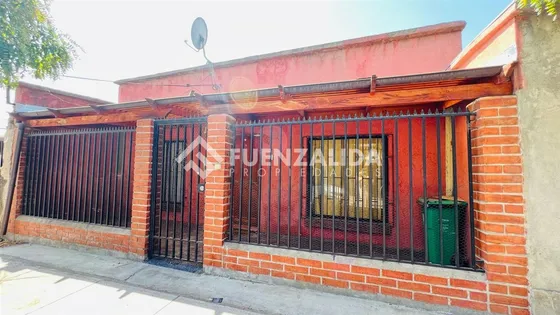 Casa En Venta De 4 Dorm. En San Joaquín