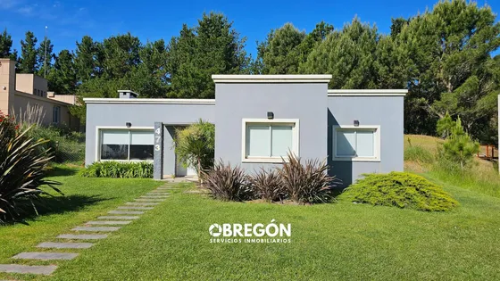 Casa En  Alquiler 2024 Costa Esmeralda Con Pileta Barrio Deportivo