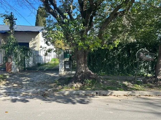Venta De Casa A Reciclar En Gonnet