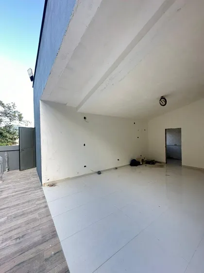 Se Alquila Local En Obra Blanca Con Vigilancia La Viña 