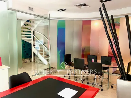 Espectacular Oficina 161 M2 Ciudad Empresarial. Ve...