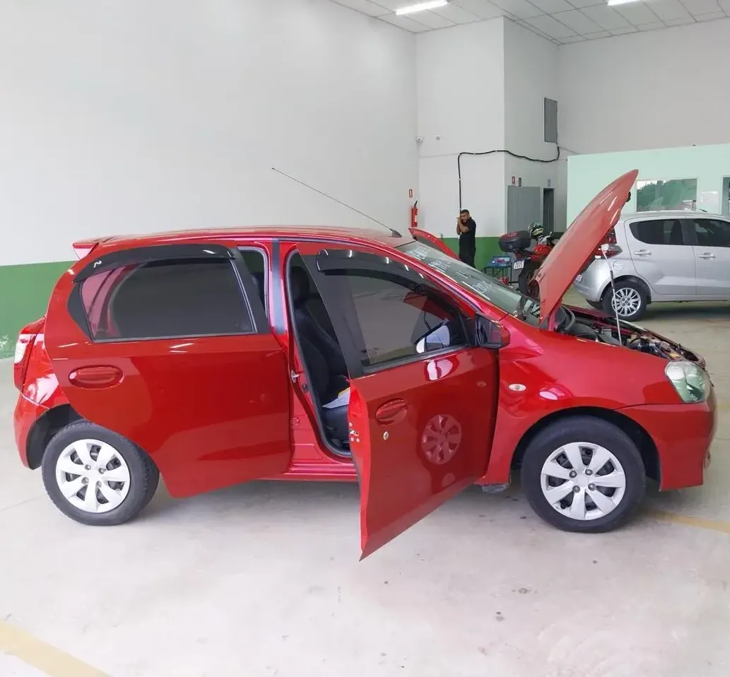 Toyota Etios 2015 1.5 16v Xs 5p Toyota Etios 2015 1.5 16v Xs 5p