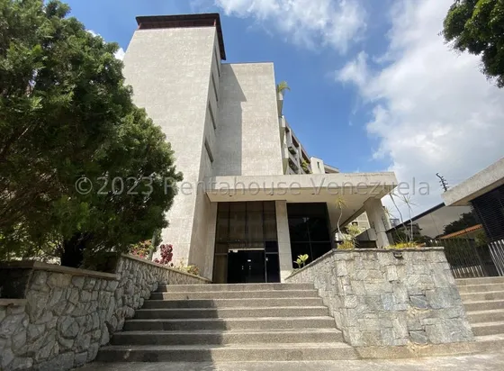 Local Comercial A Pie De Calle Adecuado A Uso Corporativo!!! En Alquiler Santa Eduvigis I