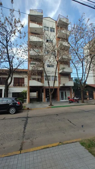 Cochera Cubierta Para Camioneta , Caseros Centro!