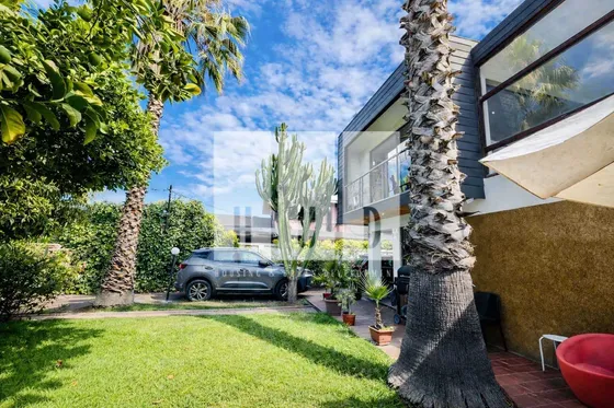 Moderna Casa Con Espectacular Patio! (163889)