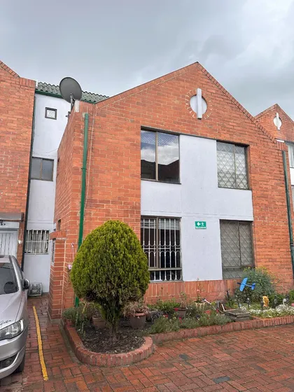 Casa En Venta En El Barrio El Cortijo, Urbanización Santa Barbara De Bogotá