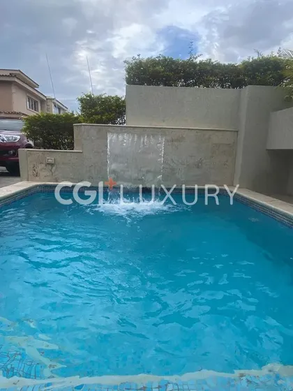 Cgi+ Luxury Lechería Ofrece En Venta Casa Bote C