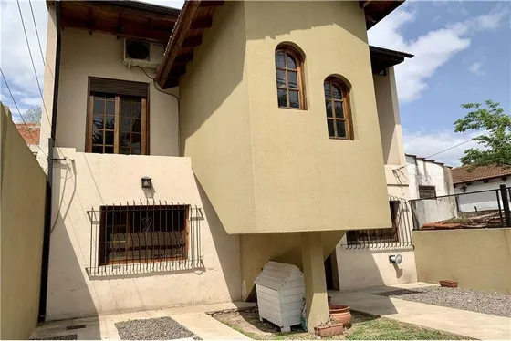 Vende Excelente Ph 6 Ambientes Y Dos Guarda Coches.