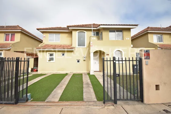 Venta De Casa En Serena Oriente