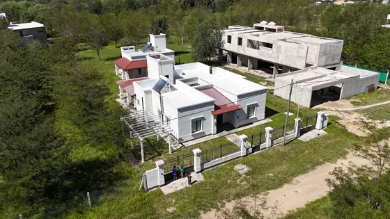 Casa De 3d Con Pileta, Quincho Y Gran Parque En Anisacate  Ideal Vivienda Permanente O Inversión En Las Sierras