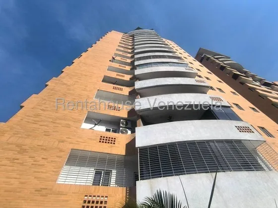 Apartamento  Venta  158 Mts, Con Pozo De Agua, Planta Electrica 100%, Piscina Climatizada, El Parral Valencia Carabobo Leida Falcon Lf25-19096