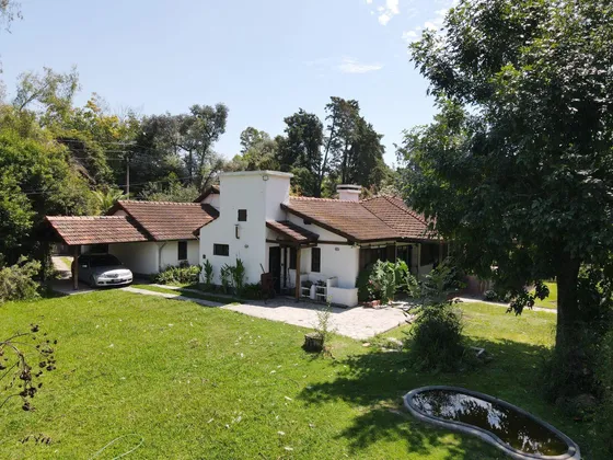 Casa En Venta - 8 Dormitorios 4 Baños - La Lonja
