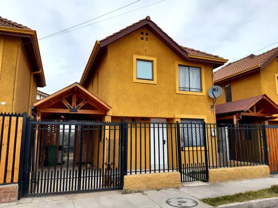 Hermosa Y Amplia Casa En Venta En Peñaflor