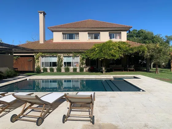 Casa En Venta En Barrio Buenos Aires Golf