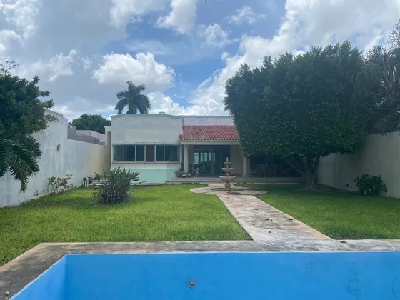 Residencia De Una Planta A Unas Cuadras De Prolongación Paseo Montejo