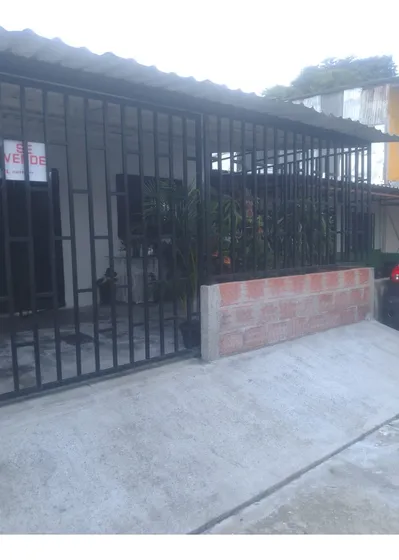 Vivienda De 3 Cuartos Y 1 Baño 